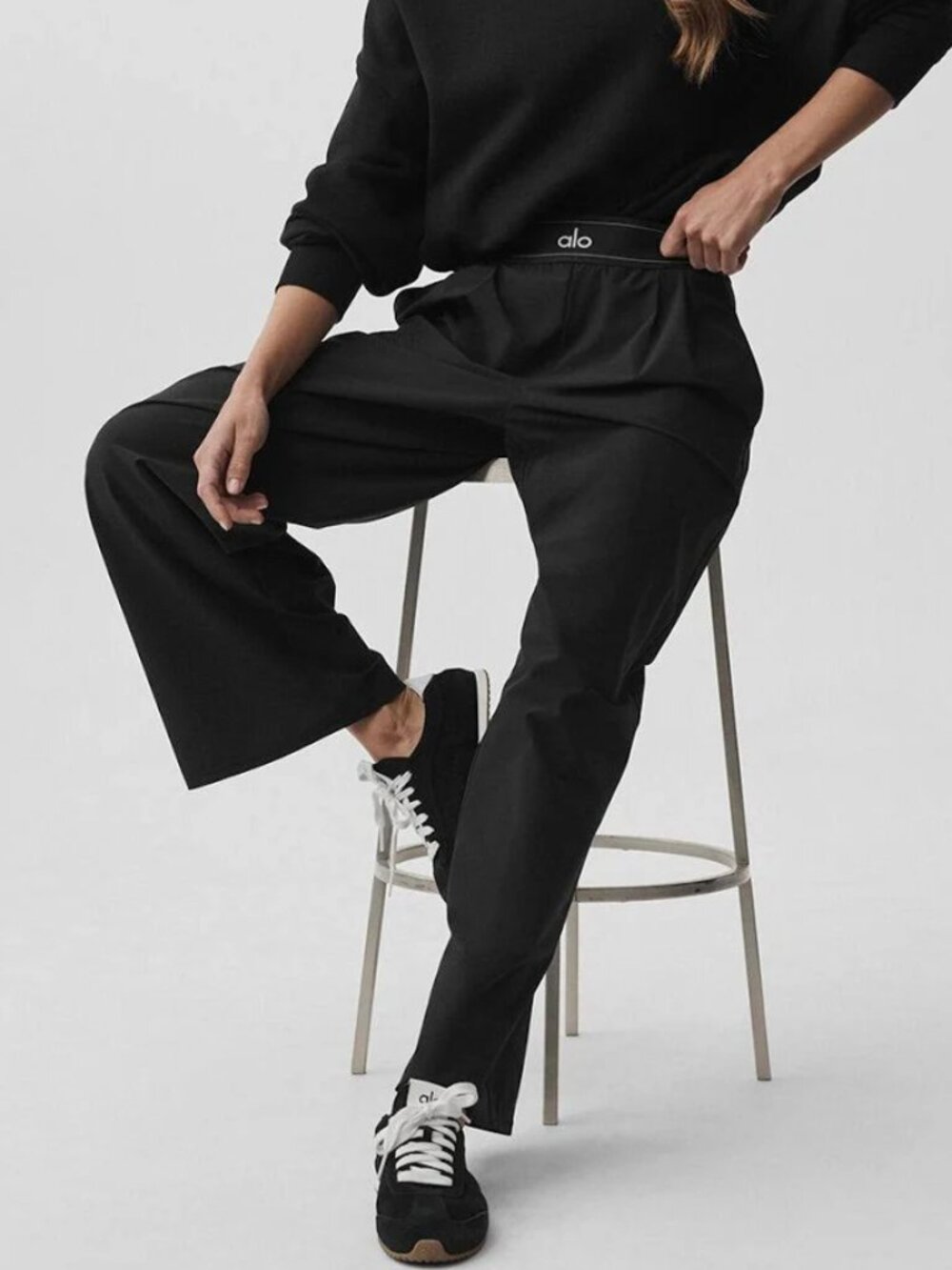 🆕Alo Yoga Suit Up Trouser Black Regular🖤 Loose Fit Pants - Picture 13 of 13